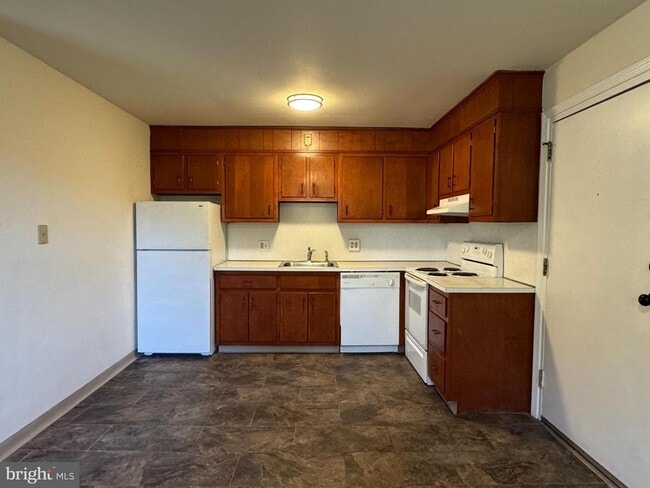 Building Photo - 23 Orchard Hills Dr