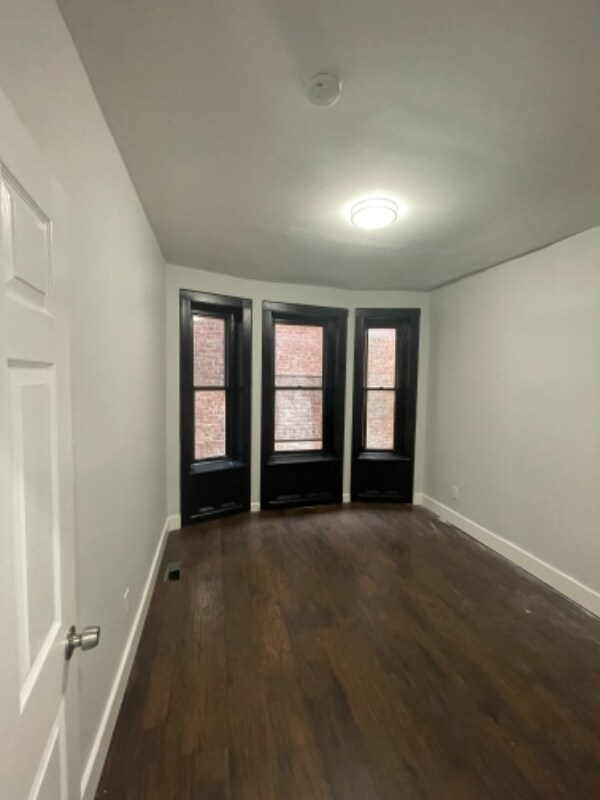 Building Photo - 29 Elizabeth Ave