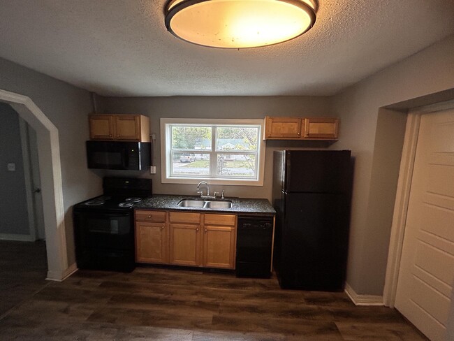 Photo - 130 Everglades Blvd House