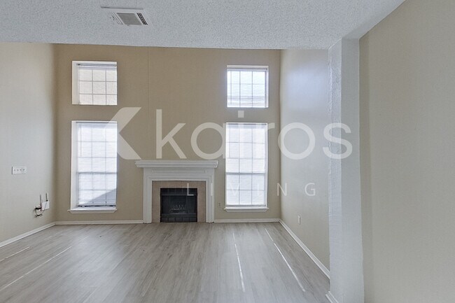 Building Photo - 2106 Woodnote Ln