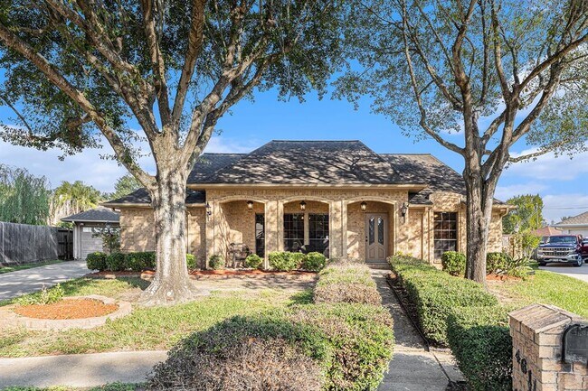 Building Photo - 4611 Carmel Cir