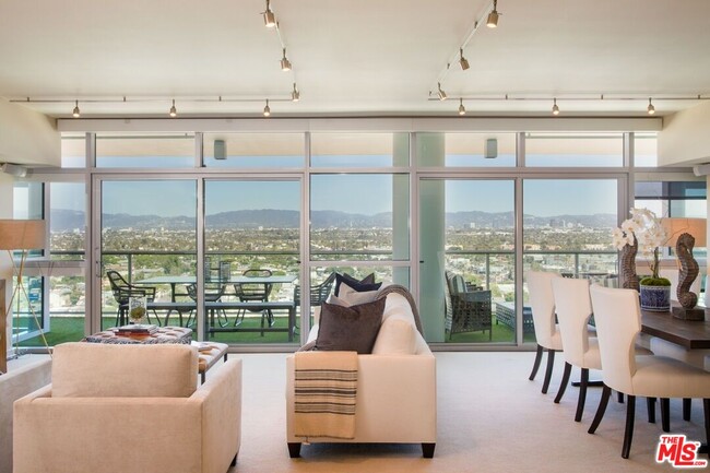 Foto del edificio - 13700 Marina Pointe Dr