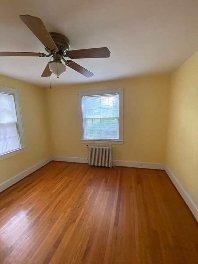 Building Photo - 109 Piedmont Ave N