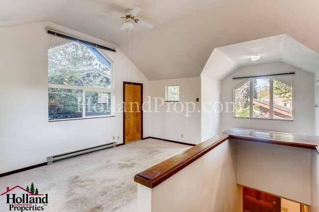 Building Photo - Wonderful 2 Bed Forest Grove Apartment Waiting For You!!!
