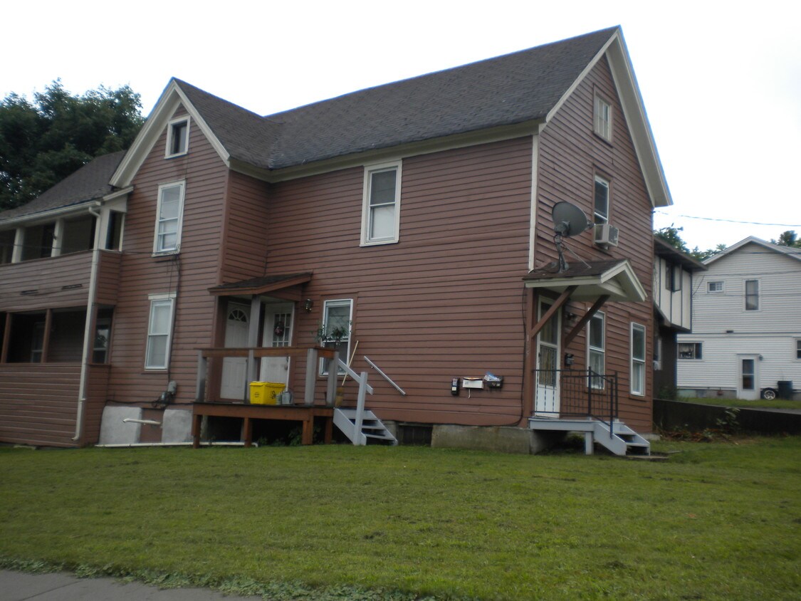135 Pa Ave - 135 Pennsylvania Ave