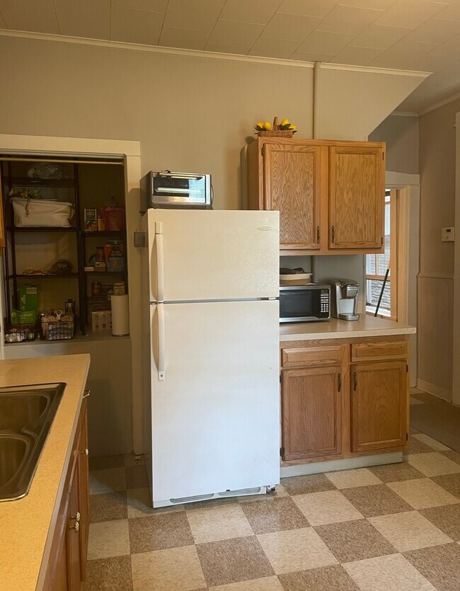 cocina - 137 E Lemon St