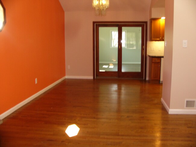 Building Photo - 100 Prairie Ln