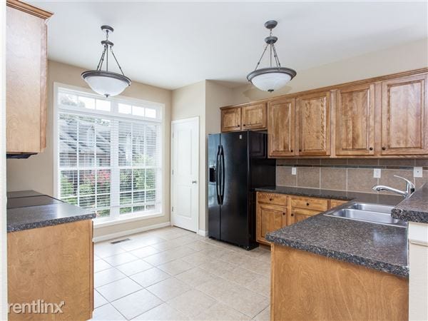 Building Photo - 436 Meadow Croft Dr