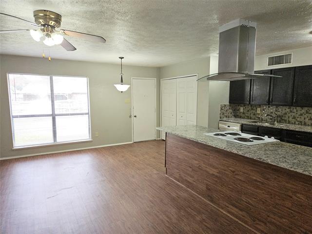 Building Photo - 6809 Glenhurst Dr