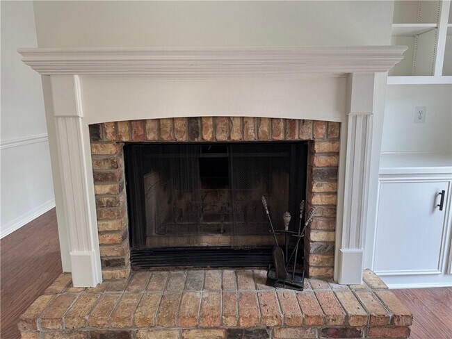 Foto del edificio - 1117 Pinemont Dr