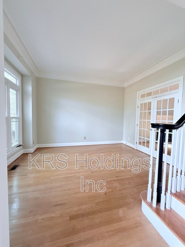 Foto del edificio - 213 Glen Abbey Dr