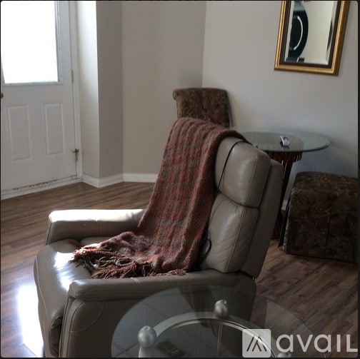 Building Photo - 112 River Chase