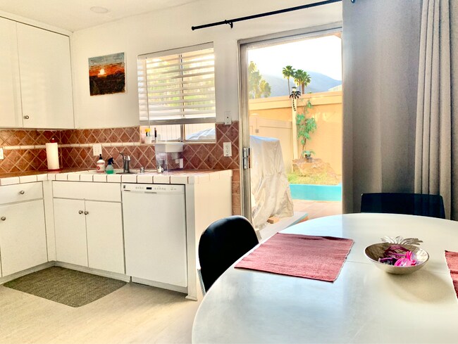 Kitchen/dining - 1268 E Ramon Rd