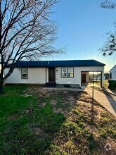Building Photo - 1639 Best Blvd