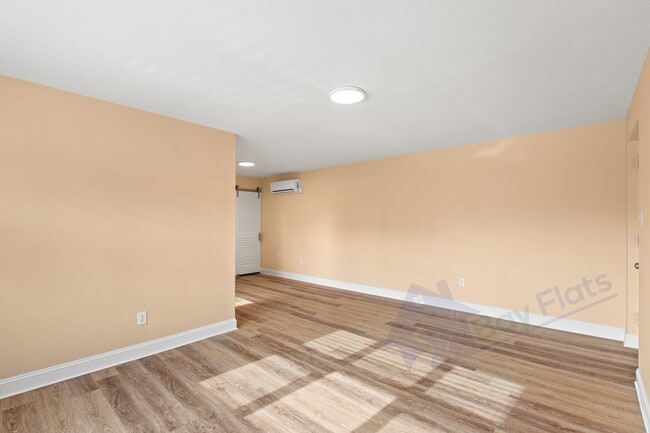 Building Photo - Seymour Apartments