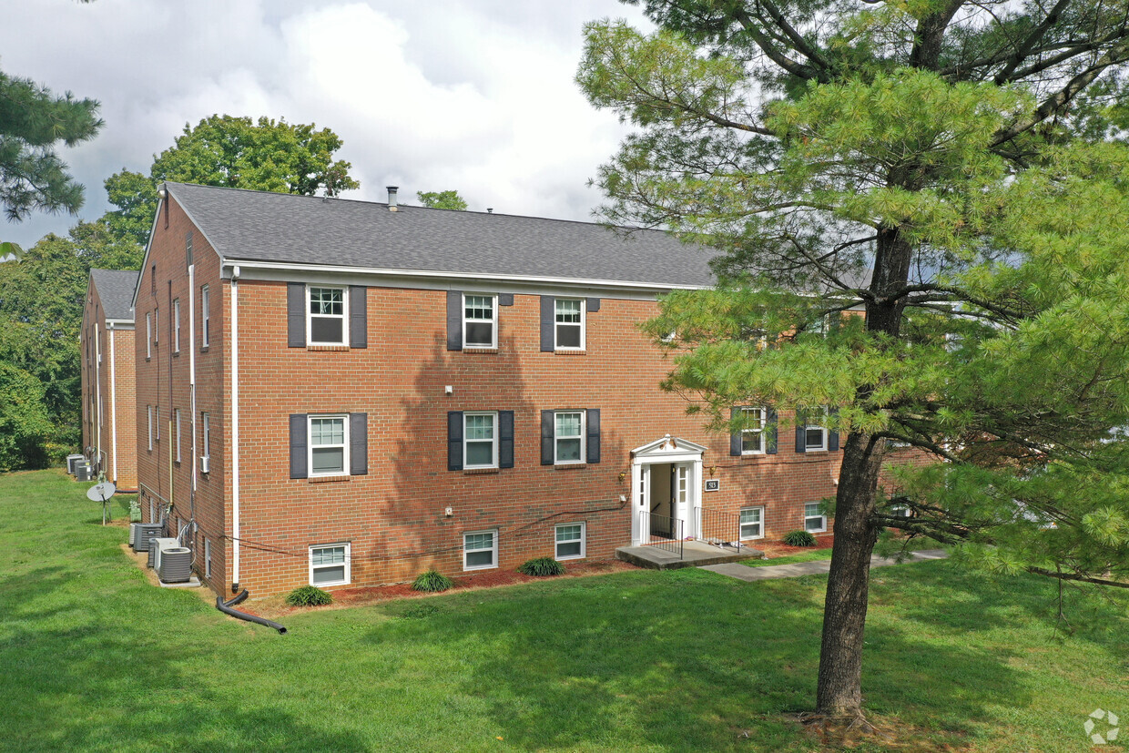 Primary Photo - North View Apartments