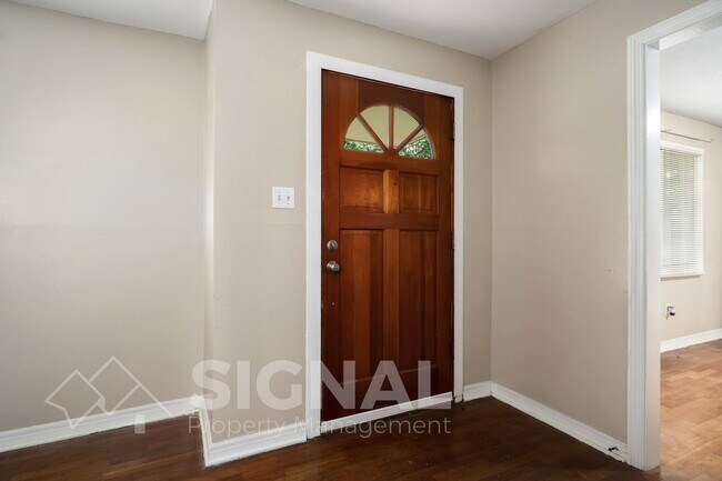 Building Photo - 5117 Highland Ave