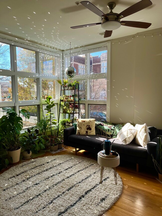 Foto del edificio - 3577 Warder St NW