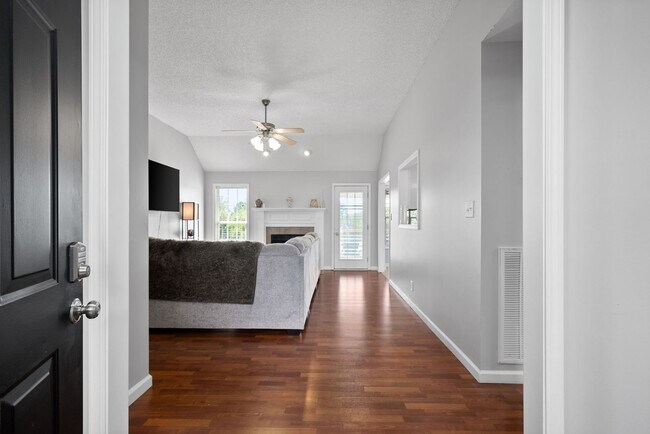 Foto del edificio - Beautiful home in Twin Rivers Subdivision Waiting for You to Call Home!