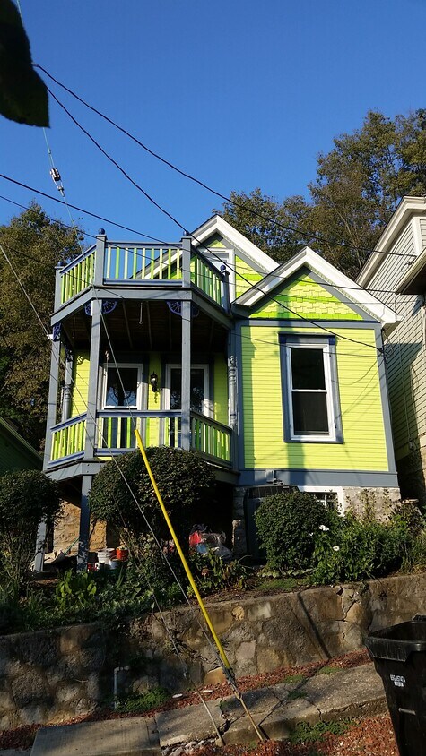 Welcome home! Two balconies overlooking the Ohio River, private backyard and street! - 3722 Stevens Pl