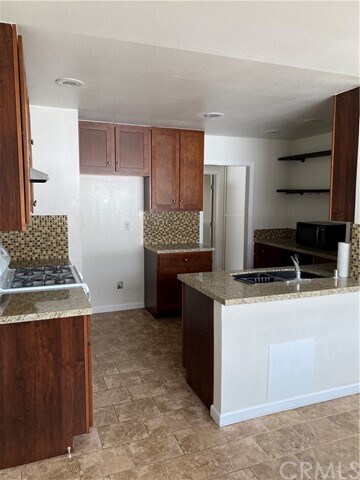 Foto del edificio - 363 E 18th St