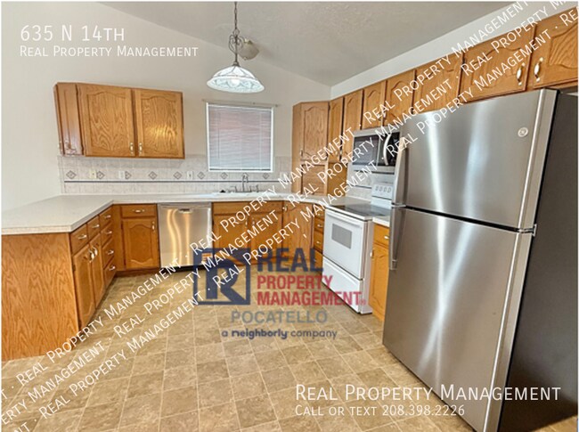 Building Photo - 2 bedroom 1 bath - Upstairs - 1 Car Garage