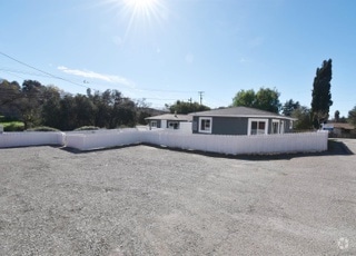 Building Photo - 1222 Willowside Ter