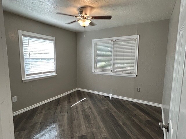 Foto del edificio - 2529 NW 38th Pl