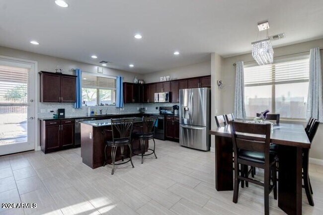 Building Photo - 35951 N Matthews Dr