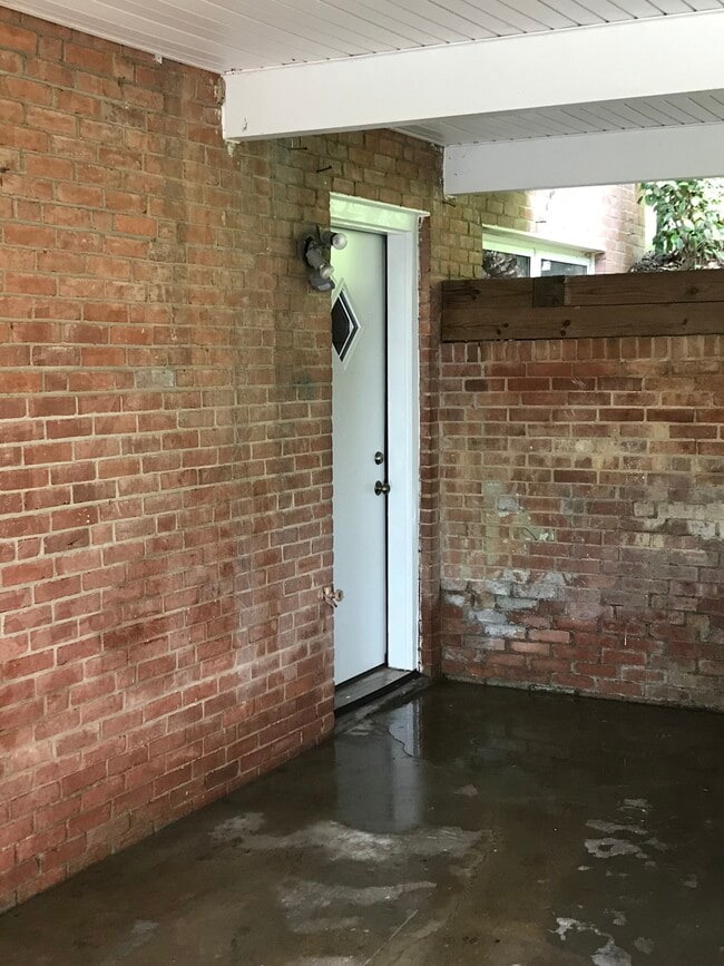 Building Photo - 4805 Randolph Dr