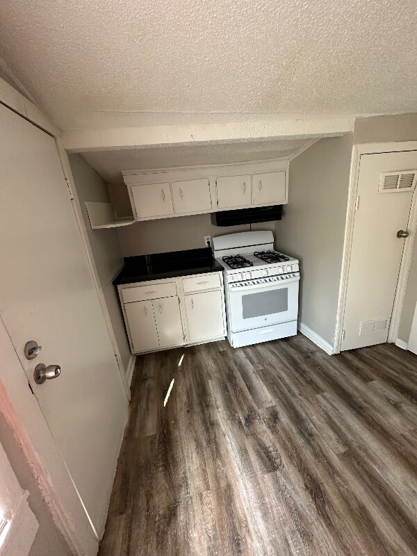 Foto del edificio - 3448 Coleman Ave