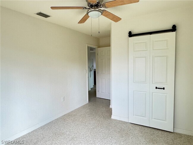 Foto del edificio - 345 Georgia Ln