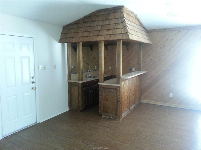 Building Photo - 1100 Deacon Dr