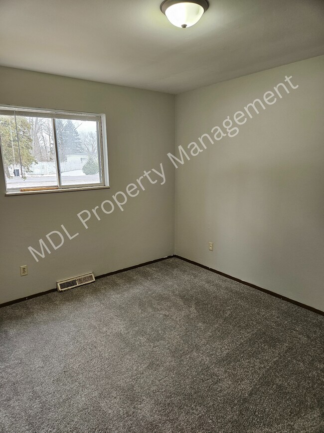 Foto del edificio - Thomas White Apartments*