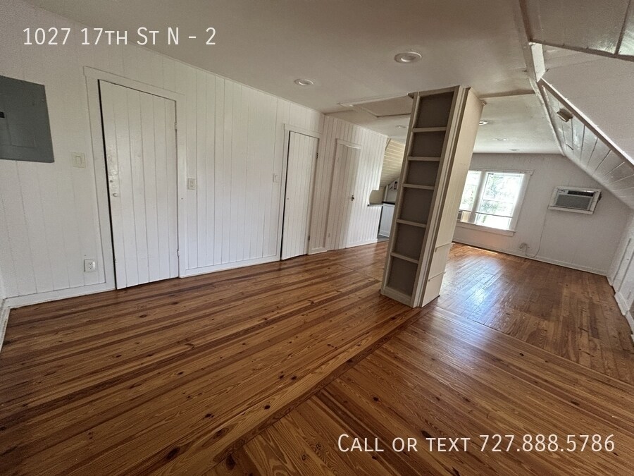 Foto principal - 1027 17th St N