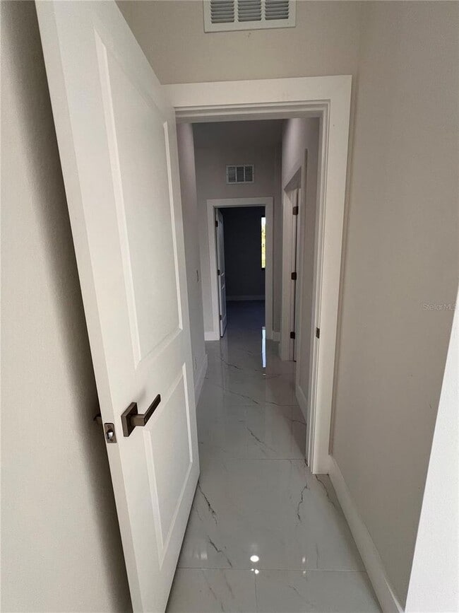 Foto del edificio - Be the first in occupy this 2025 constructed home in the vibrant city of Port Charlotte, FL! Qual...