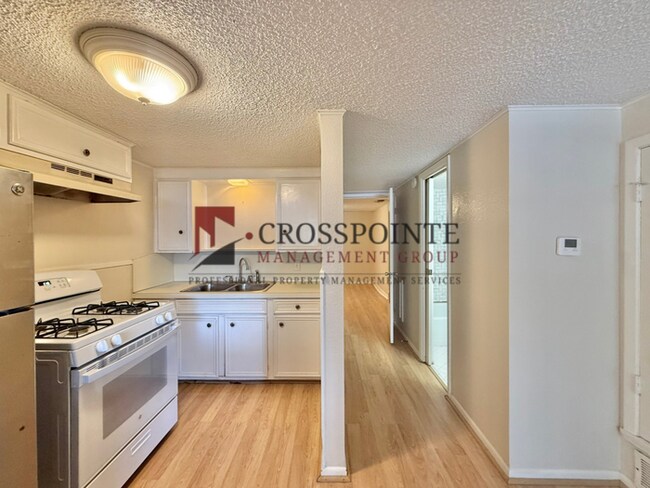 Foto del edificio - 1 Bed 1 Bath at Broadway Apartments! All Bills Paid!