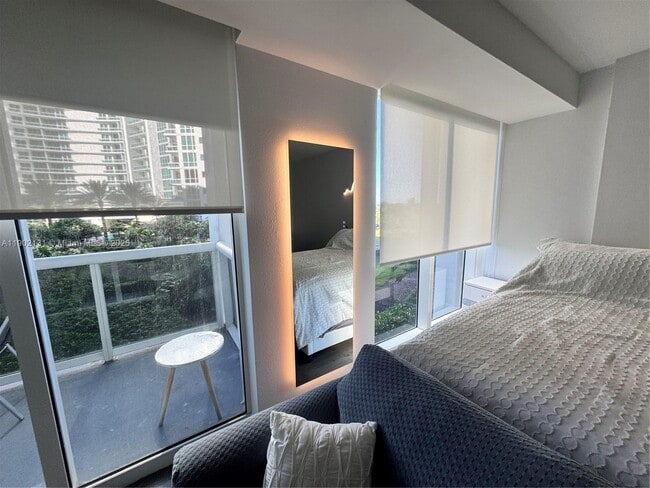 Foto del edificio - 10275 Collins Ave