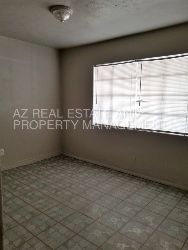 Foto del edificio - 2035 W Monroe St