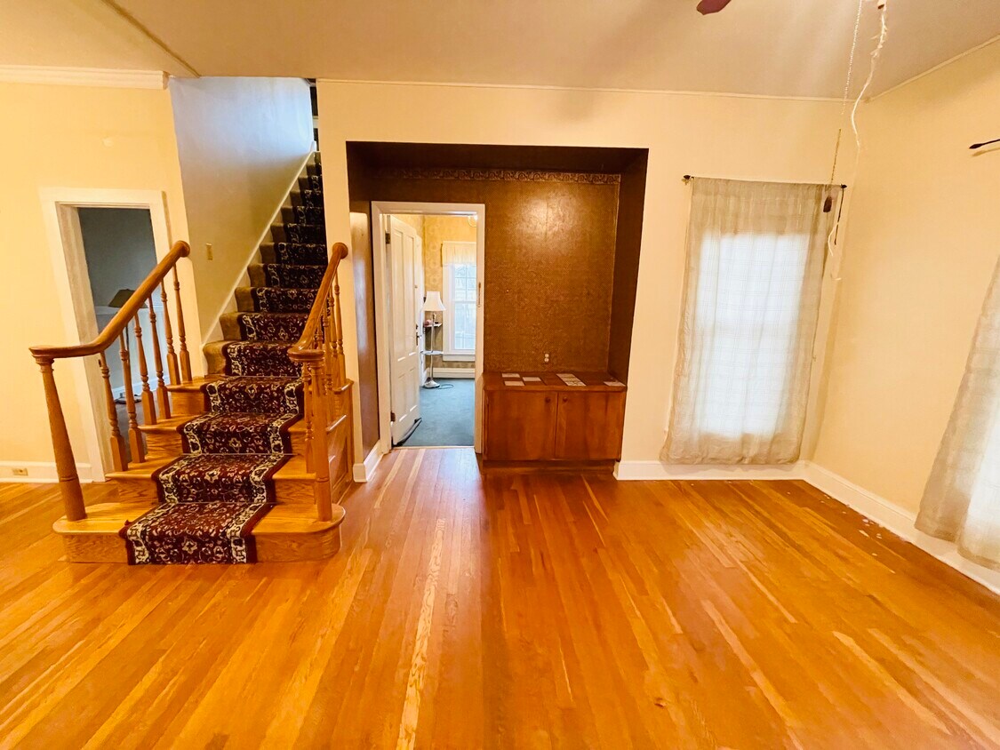 27 Oak St, Binghamton, NY 13905 House Rental in Binghamton, NY