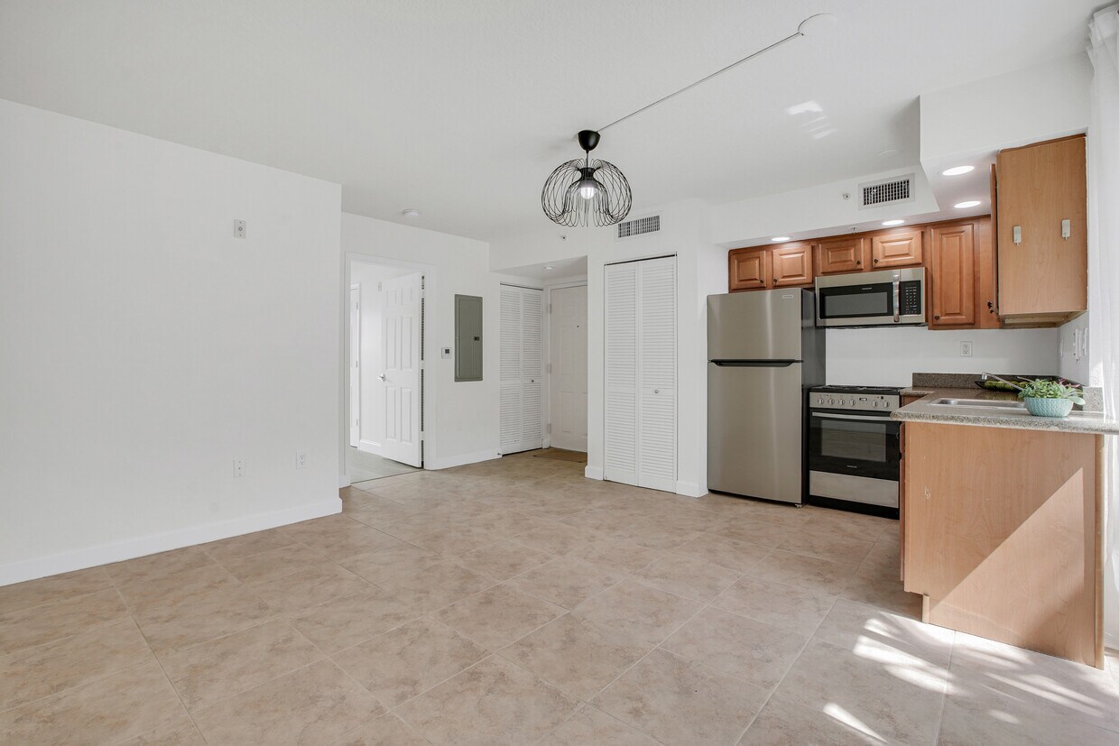 Foto principal - 630 85th St