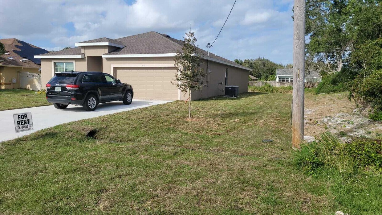 Foto principal - 813 SW McCoy Ave