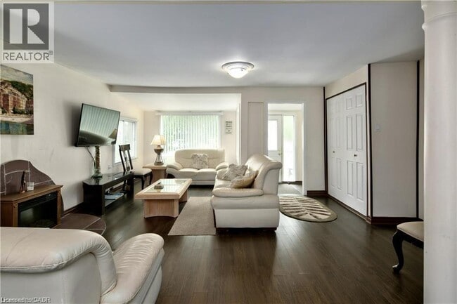 Building Photo - 42 5th Ln