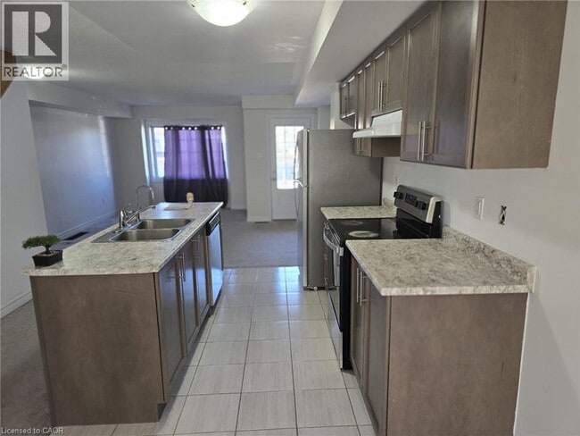 Building Photo - 764 Linden Dr