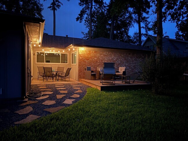 Foto del edificio - 623 Hickory Ridge Dr