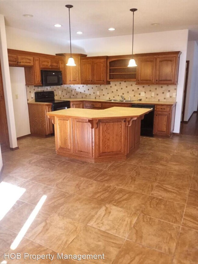 Building Photo - 4 br, 2 bath House - 212 N Leann Dr