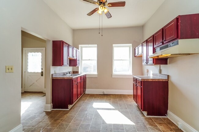 Building Photo - 20 Vernon Ave