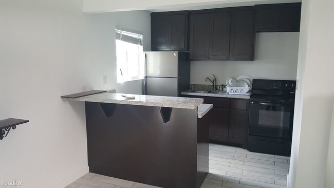 Building Photo - 305 McFadden Hut Dr