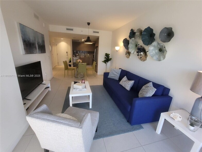 Foto principal - 5350 NW 84th Ave