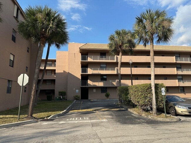 Building Photo - 8135 Sunrise Lakes Blvd